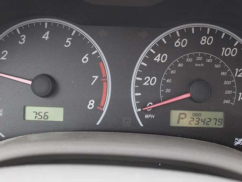 Used 2010 Toyota Corolla LE FWD image 10