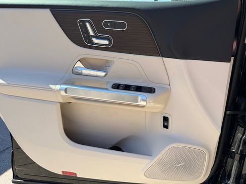 New 2026 Mercedes-Benz GLB 250 4MATIC image 13