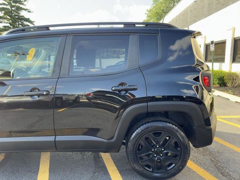Used 2019 Jeep Renegade Sport image 21