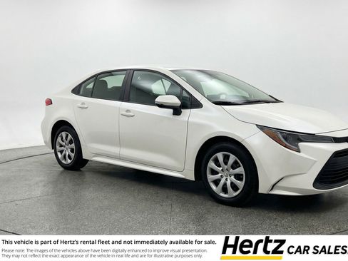 Used 2025 Toyota Corolla LE image 1