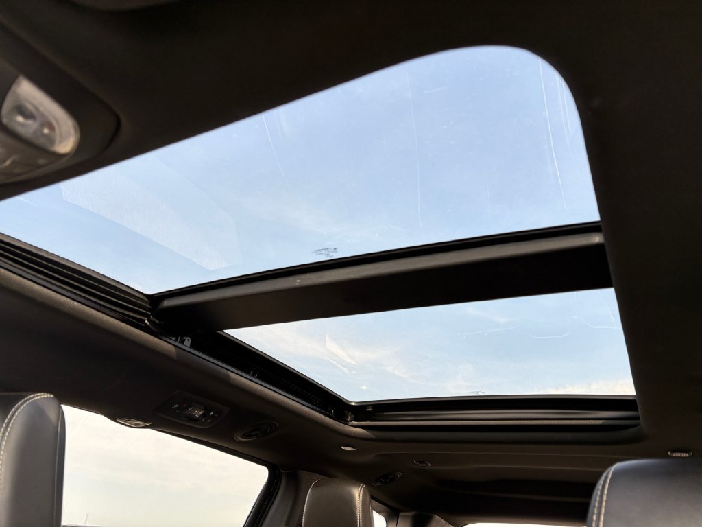 Used 2024 Chrysler Pacifica Premium FWD image 53