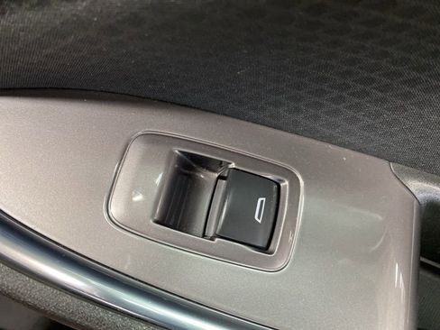 Used 2018 Chevrolet Malibu LT image 20