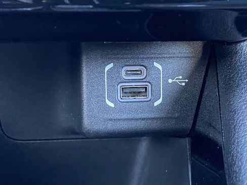 Certified 2025 Jeep Compass Limited image 41