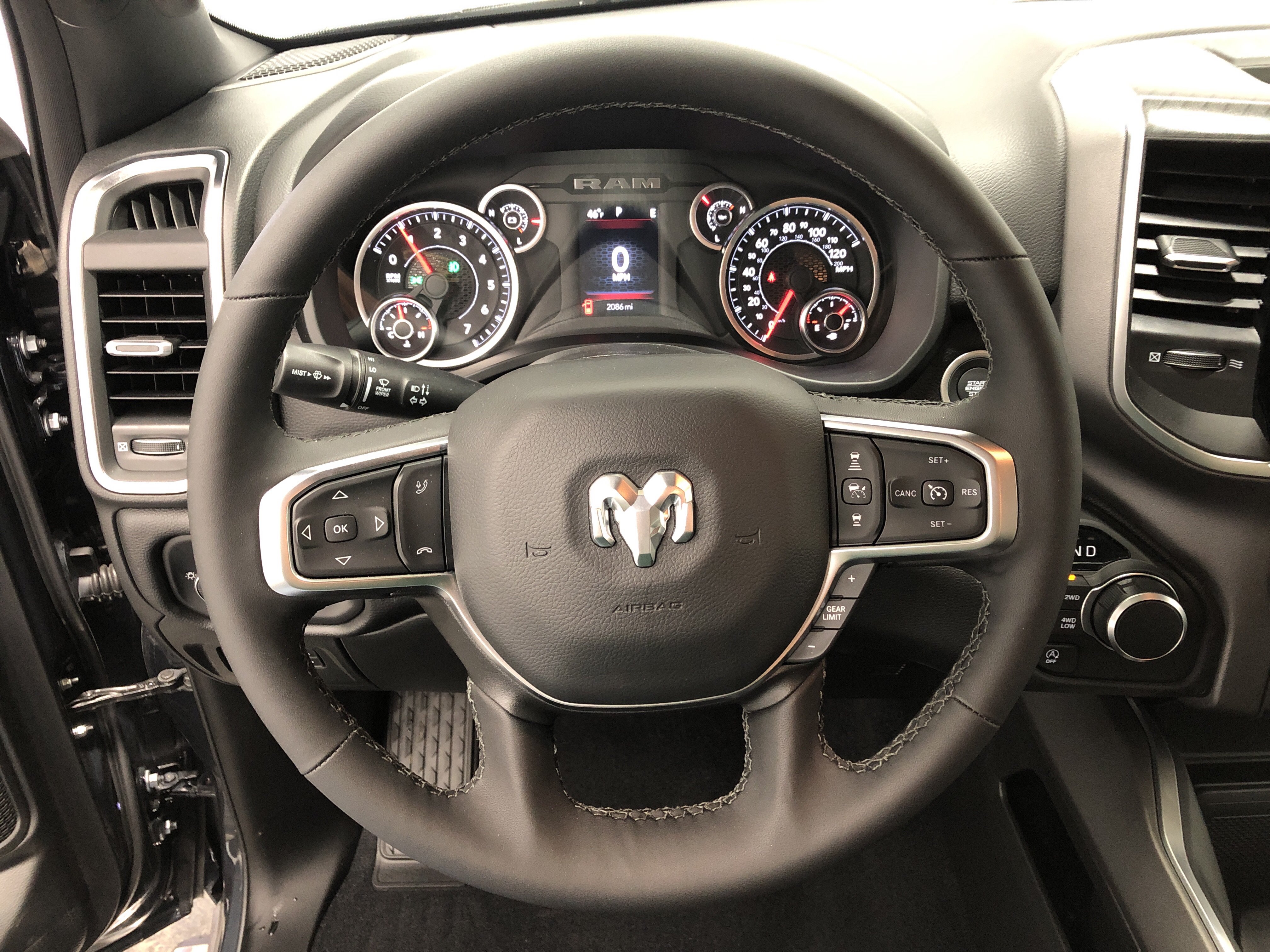 Certified 2025 RAM 1500 Big Horn AWD/4WD image 24