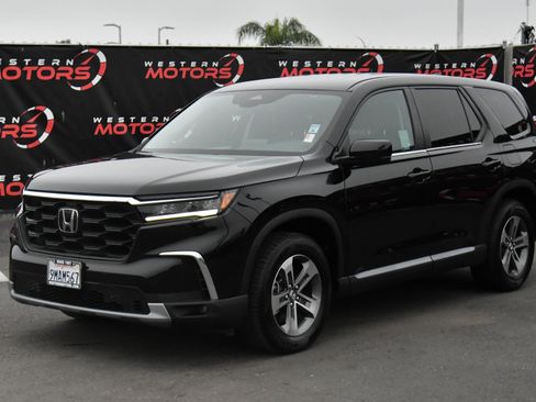 Used 2025 Honda Pilot EX-L image 3