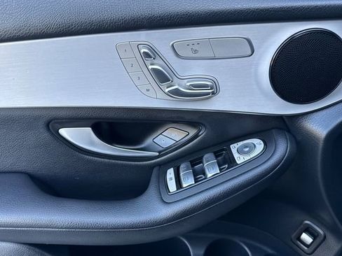 Used 2021 Mercedes-Benz GLC 300 image 11