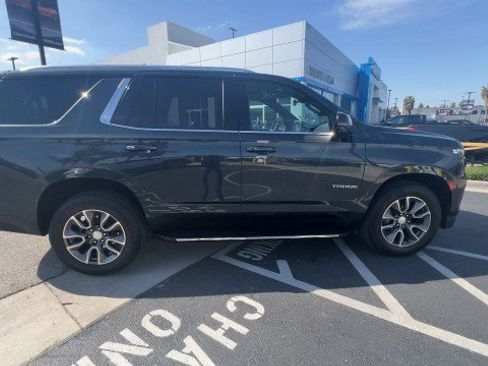 Used 2022 Chevrolet Tahoe LT w/ LT Signature Plus Package image 9