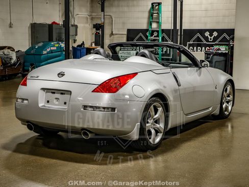 Used 2008 Nissan 350Z Touring image 23