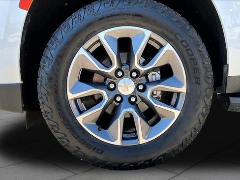 Used 2021 Chevrolet Tahoe LT w/ Luxury Package RWD image 13