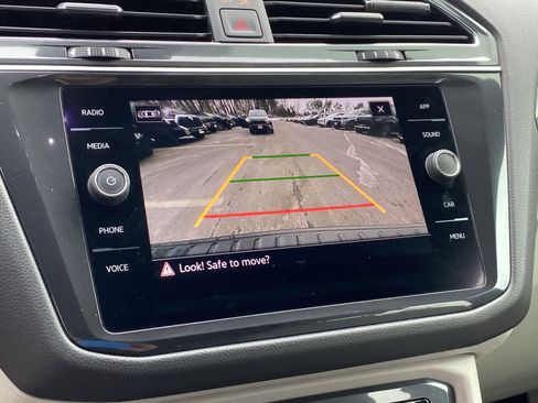 Used 2022 Volkswagen Tiguan SE R-Line image 28