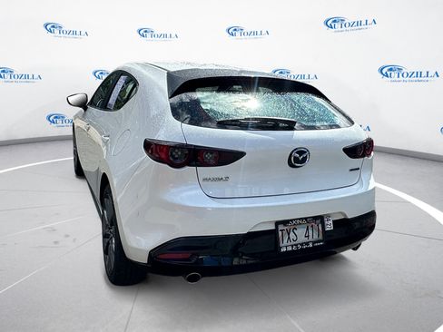 Used 2019 MAZDA MAZDA3 Hatchback FWD image 3