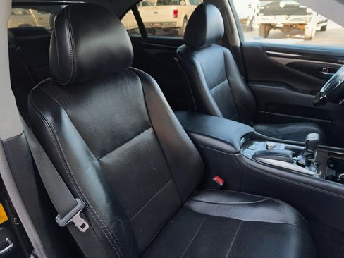 Used 2014 Lexus LS 460 w/ Comfort Package RWD image 40