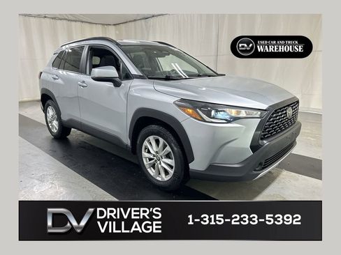 Used 2023 Toyota Corolla Cross LE w/ Moonroof Package image 1