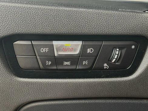 Used 2021 BMW 330e w/ Convenience Package image 21