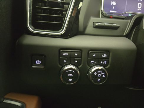 Certified 2025 GMC Sierra 1500 Denali Ultimate image 29