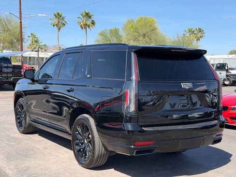 Used 2023 Cadillac Escalade Sport Platinum w/ LPO, ONYX Package AWD/4WD image 8