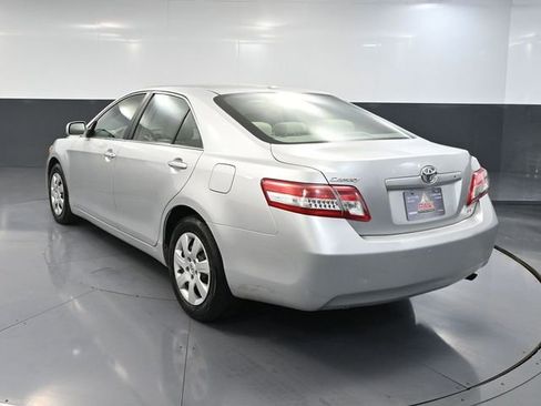 Used 2011 Toyota Camry LE image 6