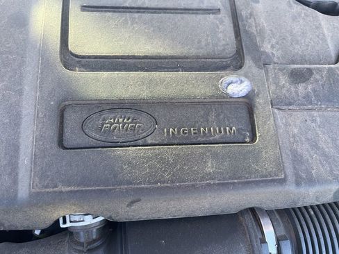 Used 2023 Land Rover Range Rover Velar R-Dynamic S image 10