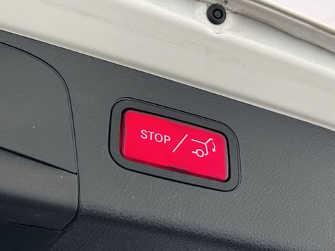 Used 2020 Mercedes-Benz GLC 300 4MATIC image 26