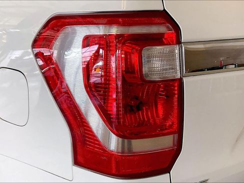 Used 2021 Ford Expedition XLT RWD image 25