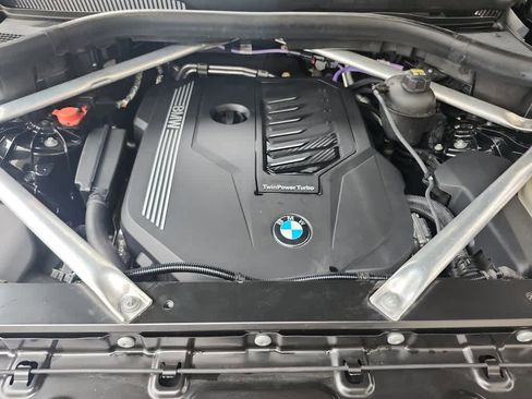 Used 2022 BMW X6 xDrive40i w/ Executive Package AWD/4WD image 26