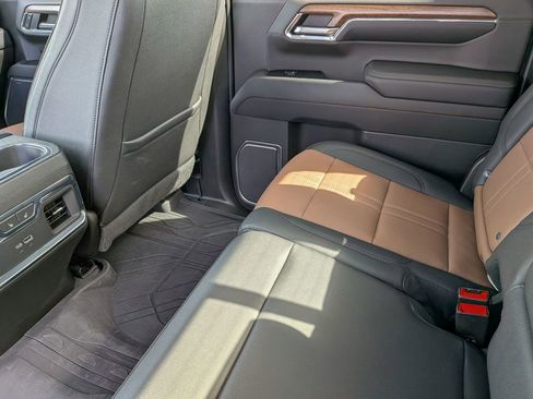 Used 2023 Chevrolet Silverado 1500 High Country w/ High Country Premium Package image 36