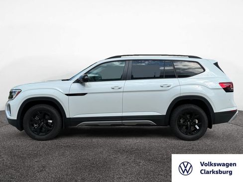 New 2026 Volkswagen Atlas Peak Edition image 2
