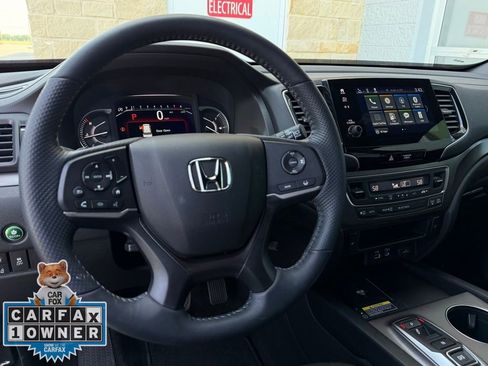 Used 2025 Honda Passport EX-L image 11