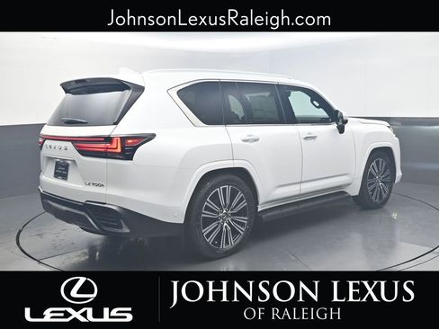 New 2026 Lexus LX 700h Luxury image 9