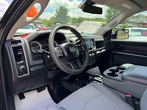 Used 2018 RAM 2500 Tradesman w/ Chrome Appearance Group AWD/4WD image 9