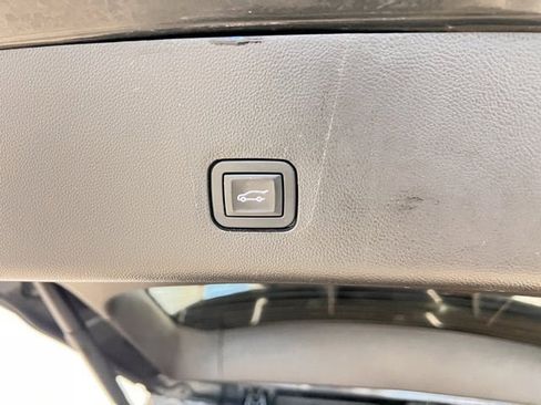 Used 2019 Chevrolet Traverse LT w/ LPO, Floor Liner Package image 7