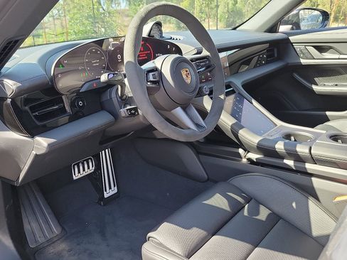 New 2025 Porsche Taycan 4S AWD/4WD image 4