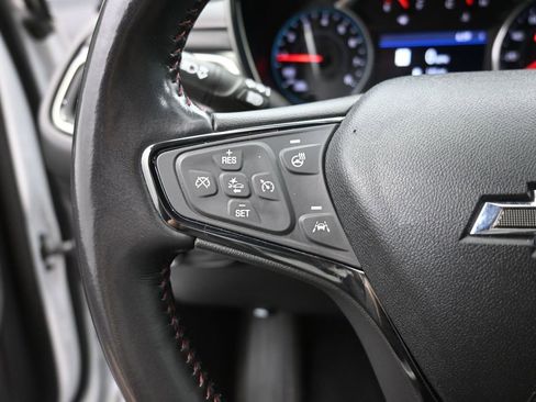 Used 2022 Chevrolet Equinox RS w/ RS Leather Package image 3