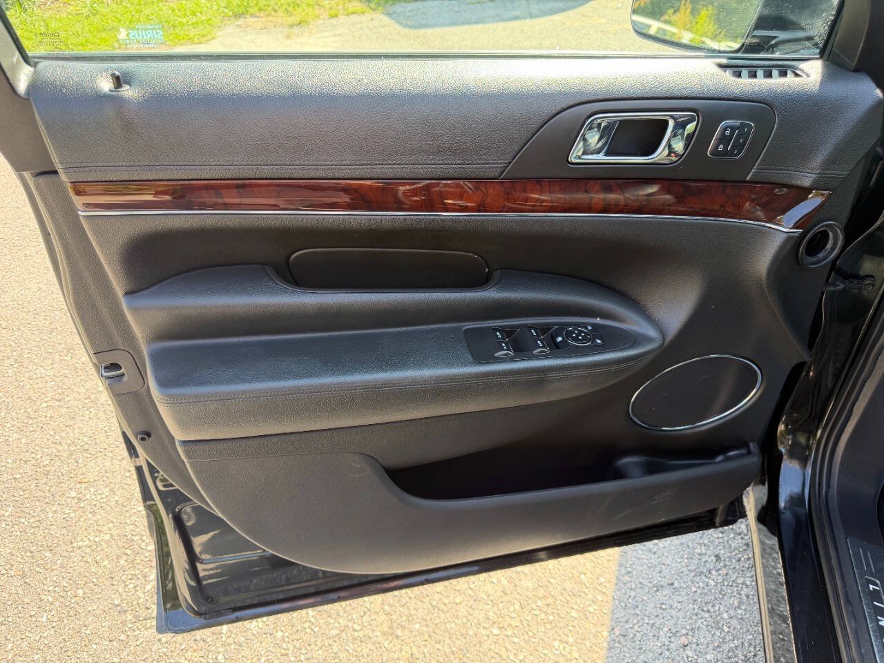 Used 2015 Lincoln MKT AWD image 38