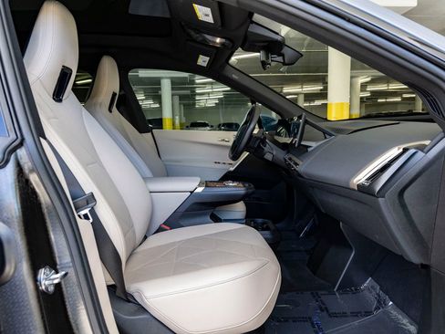 Certified 2023 BMW iX xDrive50 w/ Premium Package image 28