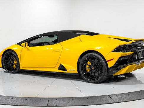Used 2022 Lamborghini Huracan EVO RWD image 43