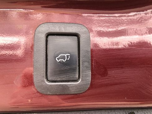 Used 2019 Toyota Highlander Limited image 10