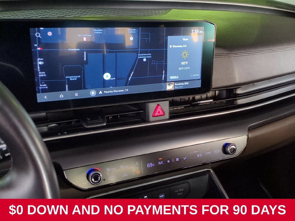 Used 2025 Kia Carnival FWD image 17