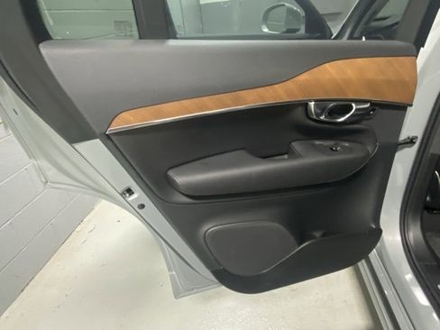 Used 2025 Volvo XC90 B6 Ultra image 8