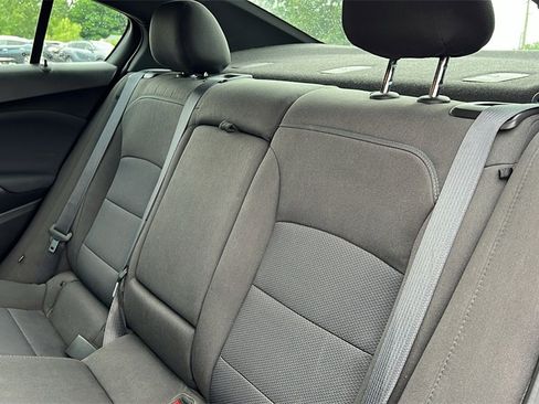 Used 2018 Chevrolet Cruze LT image 33