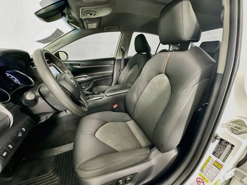 Used 2019 Toyota Camry LE FWD image 20