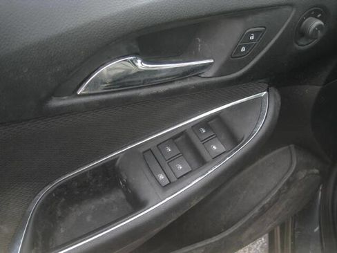 Used 2017 Chevrolet Cruze LT image 16