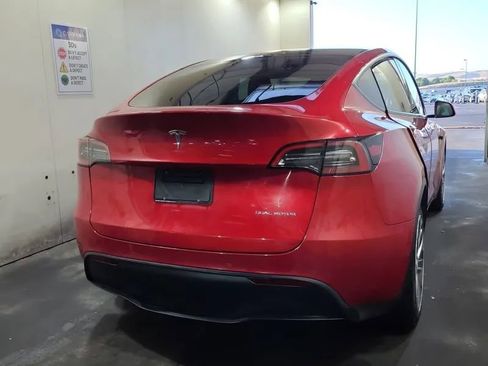 Used 2021 Tesla Model Y Long Range AWD/4WD image 3