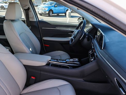 Used 2023 Hyundai Sonata Limited image 19
