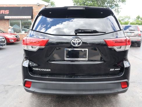 Used 2018 Toyota Highlander SE AWD/4WD image 4