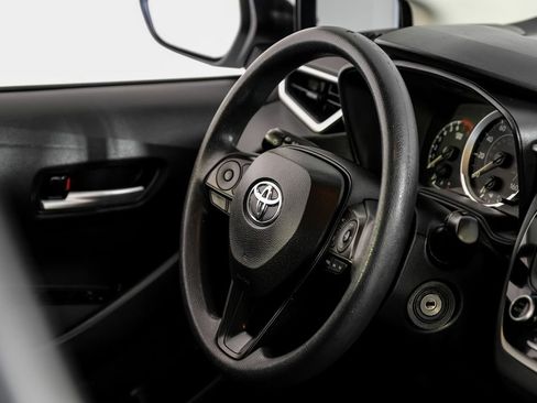 Used 2020 Toyota Corolla LE FWD image 12