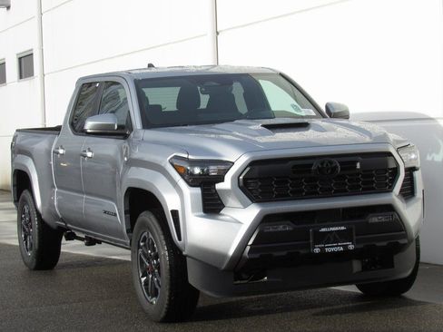 New 2026 Toyota Tacoma TRD Sport image 2