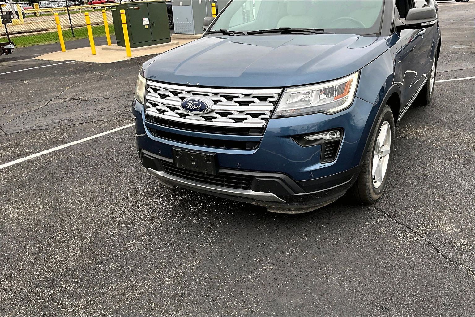 Used 2019 Ford Explorer XLT w/ Equipment Group 202A FWD image 4