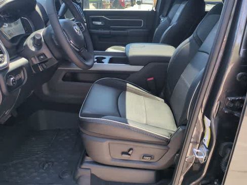 New 2026 RAM 2500 Laramie AWD/4WD image 17