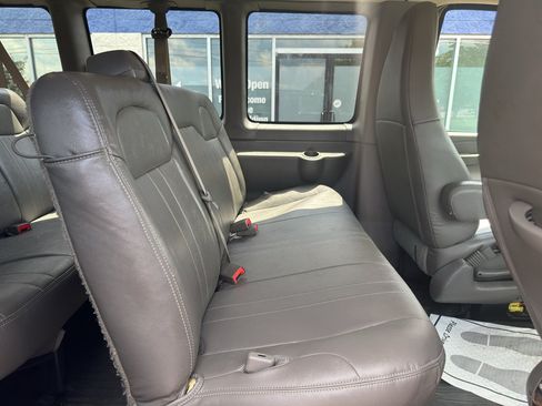 Used 2019 Chevrolet Express 3500 LS RWD image 14